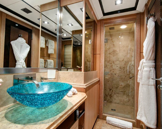 Palmer Johnson 150 SportYacht