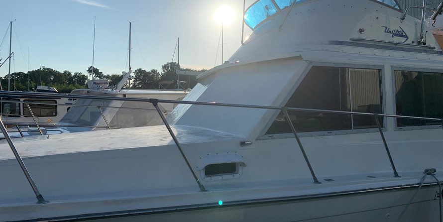 Tollycraft 34 sport sedan