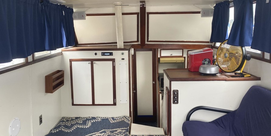 Tollycraft 34 sport sedan