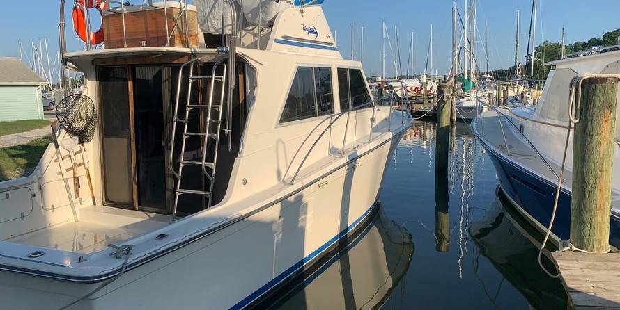 Tollycraft 34 sport sedan