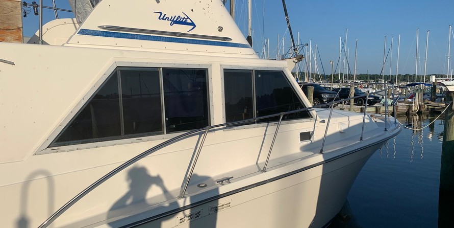 Tollycraft 34 sport sedan