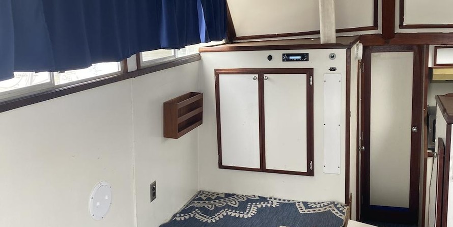 Tollycraft 34 sport sedan