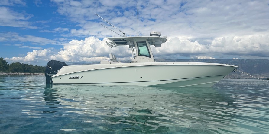 Boston Whaler 320 Outrage
