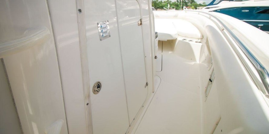 Boston Whaler 320 Outrage