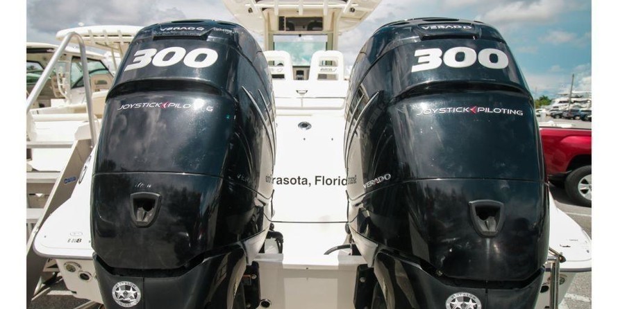 Boston Whaler 320 Outrage