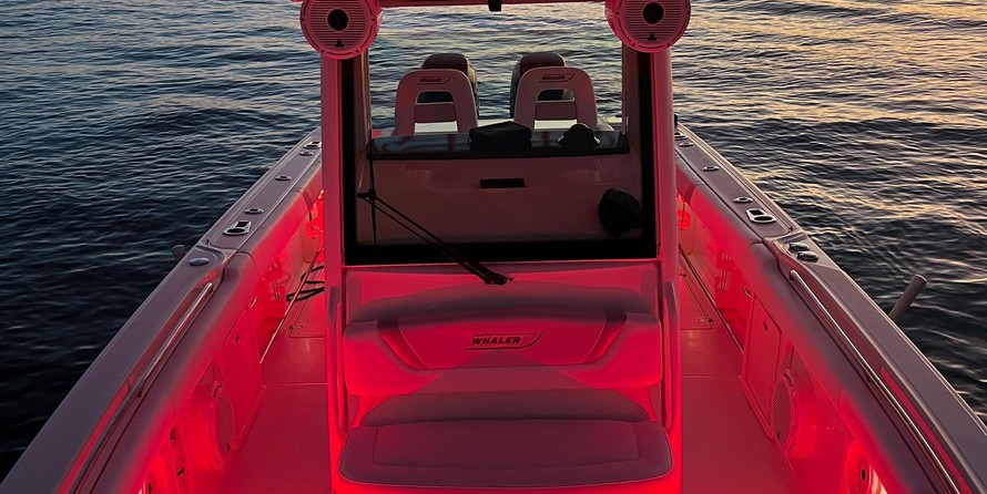 Boston Whaler 320 Outrage