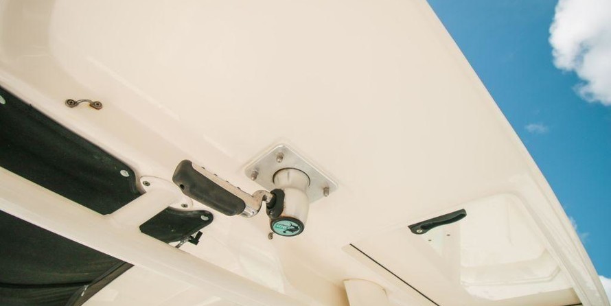 Boston Whaler 320 Outrage