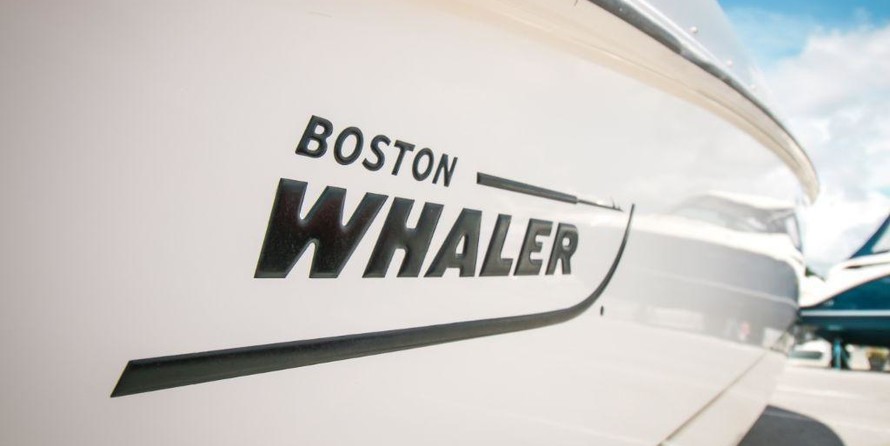Boston Whaler 320 Outrage