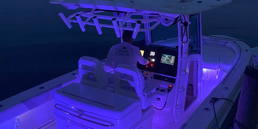 Boston Whaler 320 Outrage