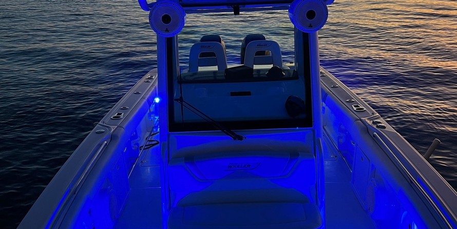 Boston Whaler 320 Outrage