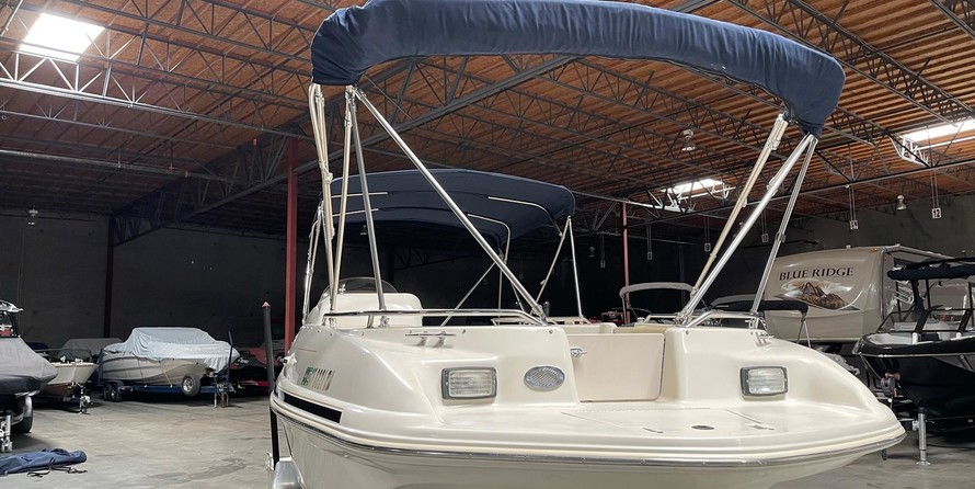 Sea Ray 240 Sundeck