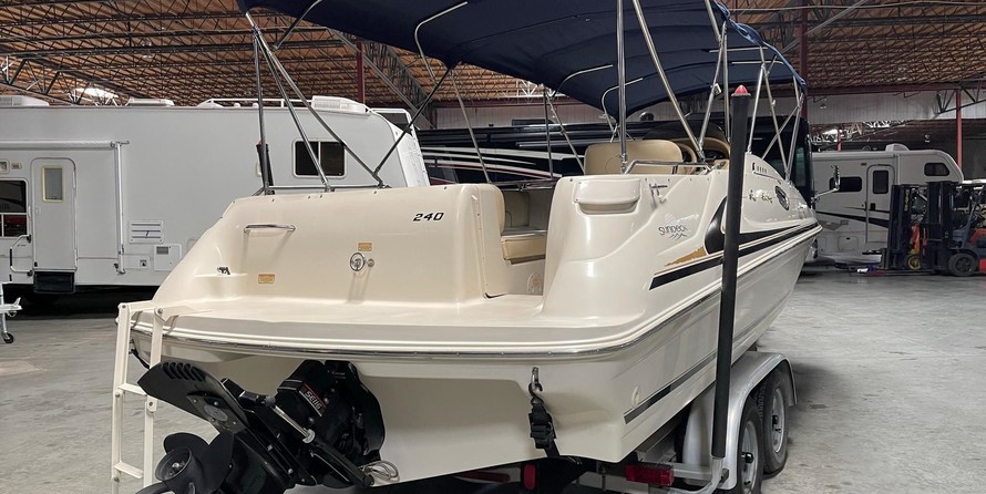 Sea Ray 240 Sundeck