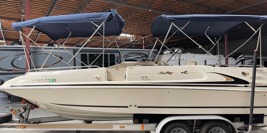 Sea Ray 240 Sundeck