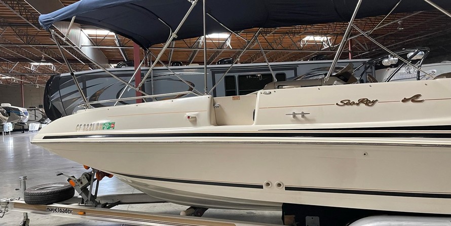 Sea Ray 240 Sundeck