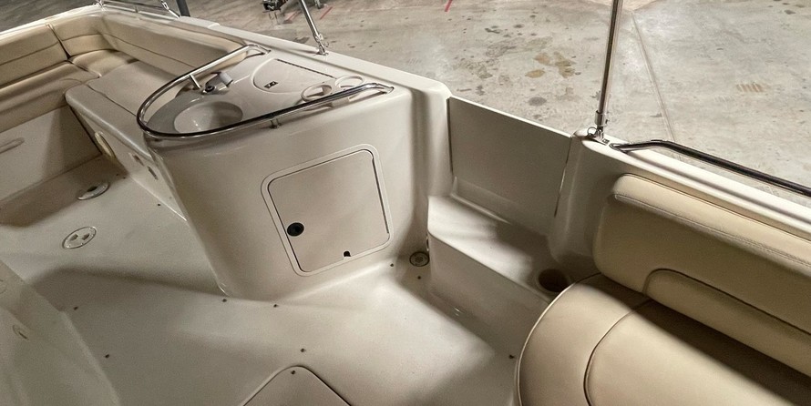 Sea Ray 240 Sundeck