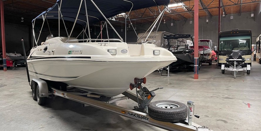 Sea Ray 240 Sundeck