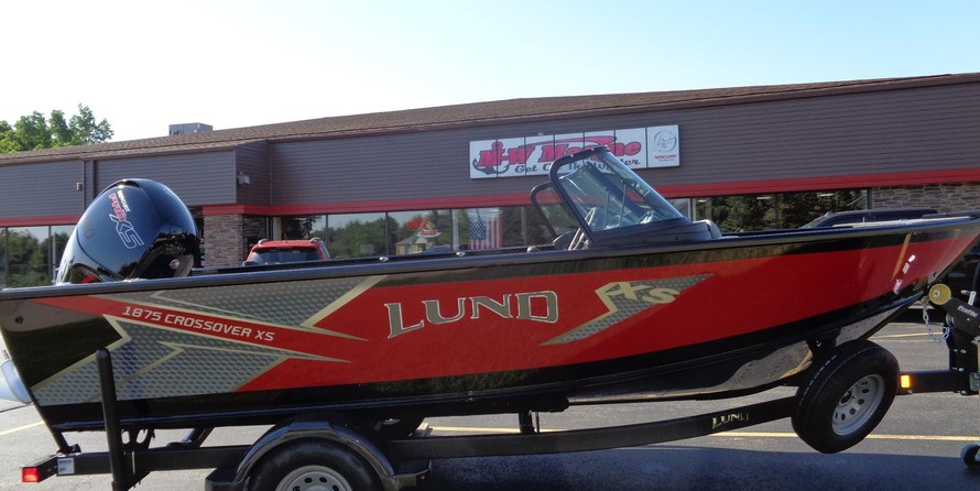 Lund Boats 1875 Crossover XS