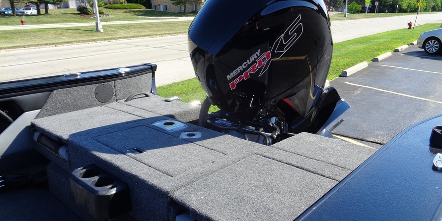 Lund Boats 1875 Crossover XS