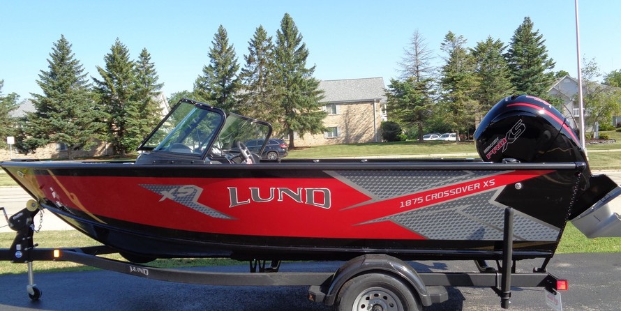 Lund Boats 1875 Crossover XS