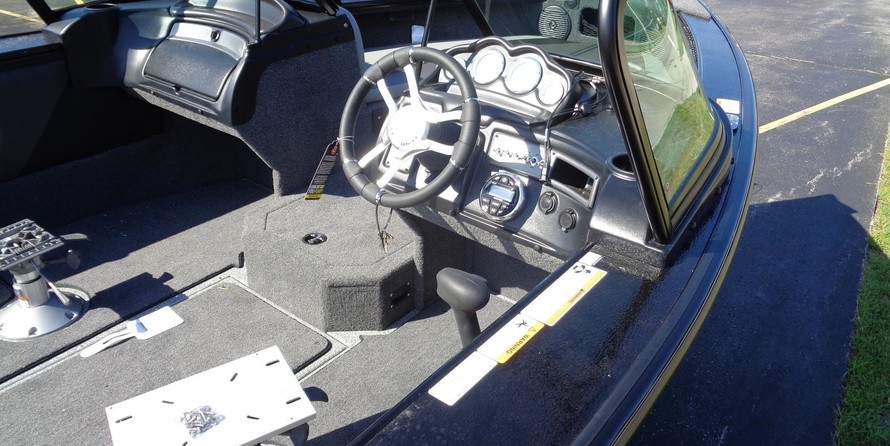 Lund Boats 1875 Crossover XS