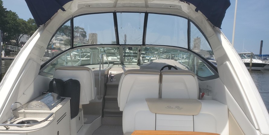 Sea Ray 330 Sundancer