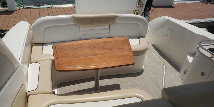 Sea Ray 330 Sundancer