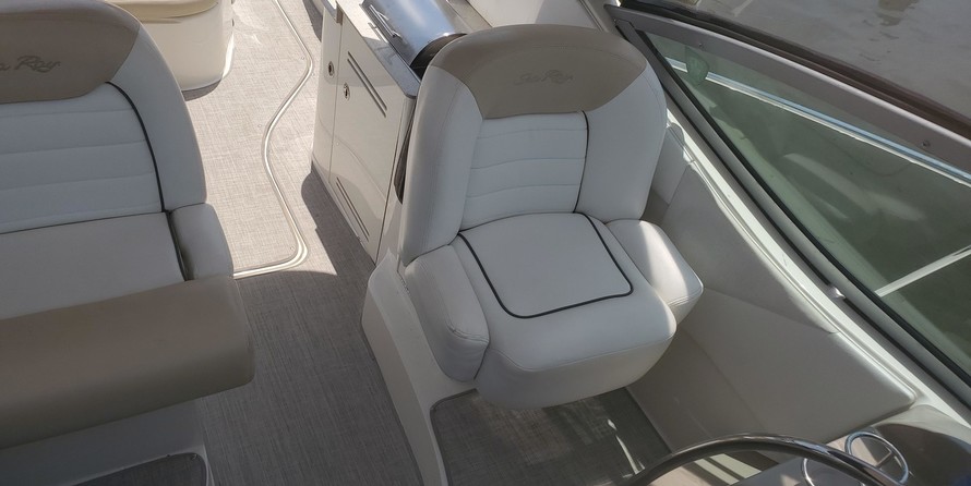 Sea Ray 330 Sundancer