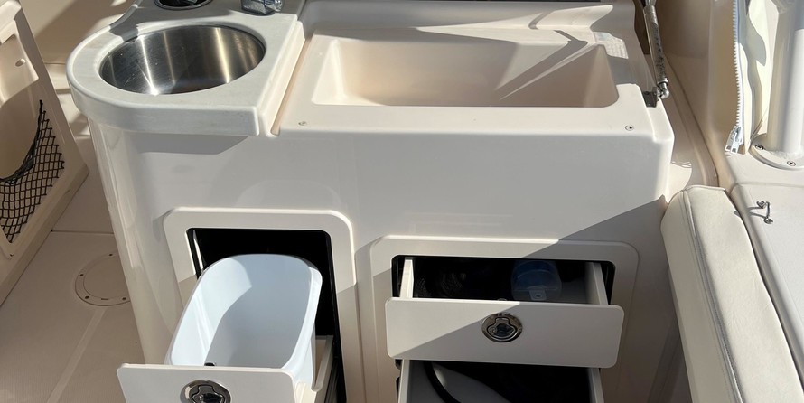 Grady-White Freedom 307