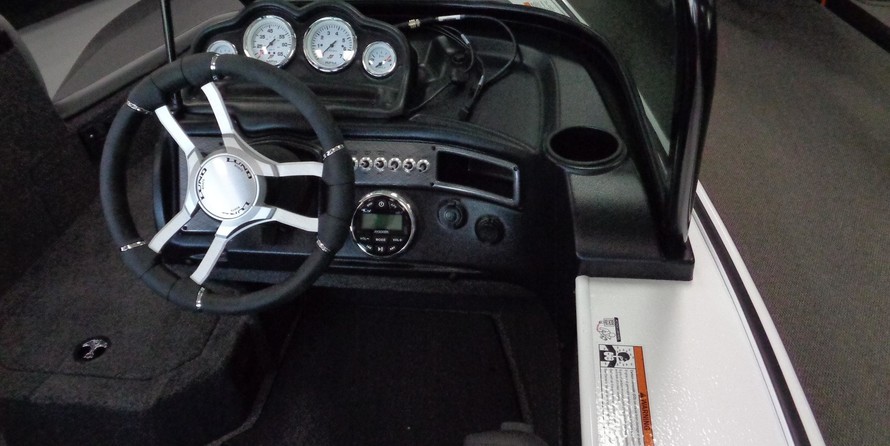 Lund Boats 1775 Crossover XS