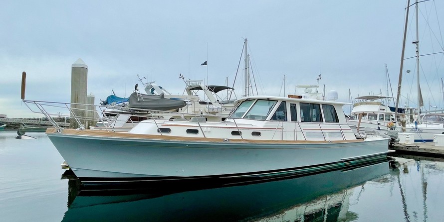 Grand Banks Eastbay