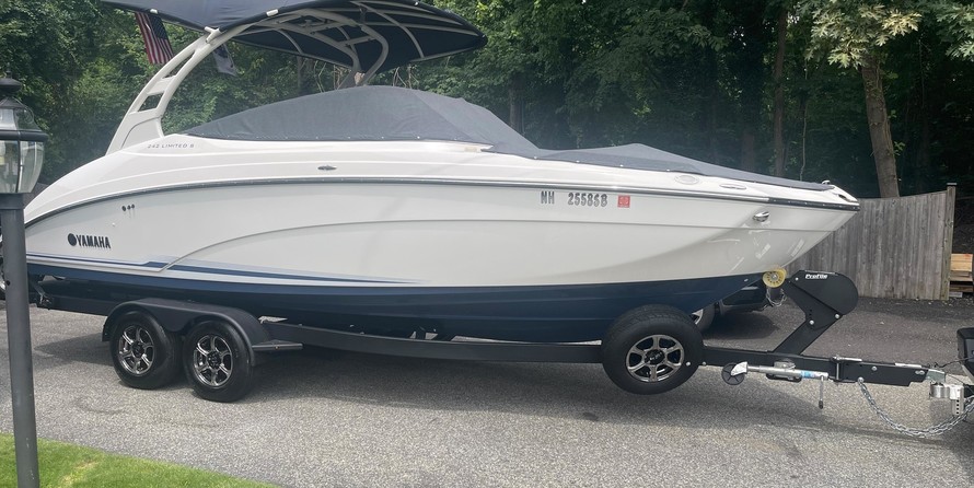 Yamaha 242 LIMITED S E-SERIES