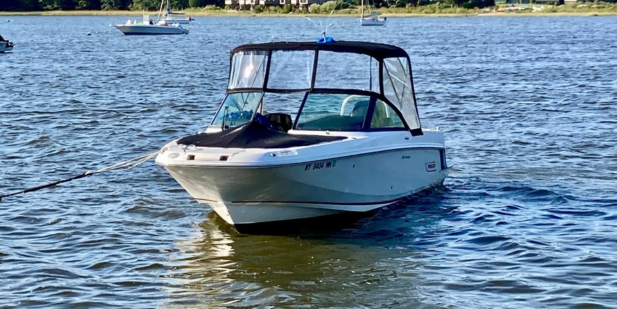 Boston Whaler 230 Vantage