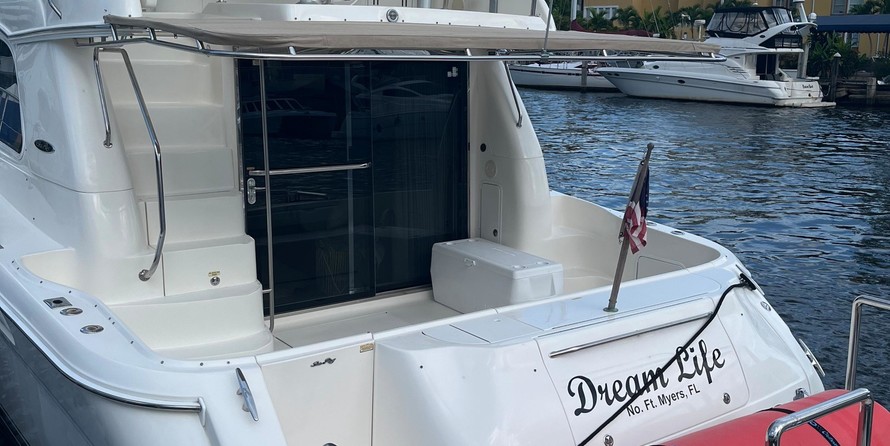 Sea ray 480 sedan bridge