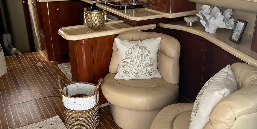 Sea ray 480 sedan bridge