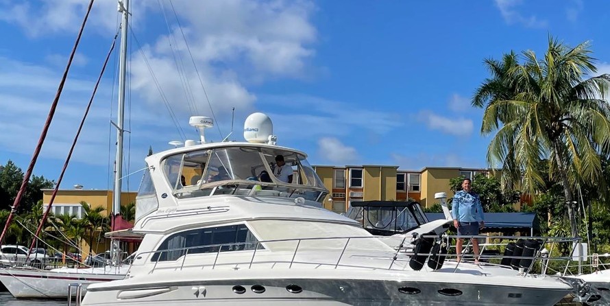 Sea ray 480 sedan bridge