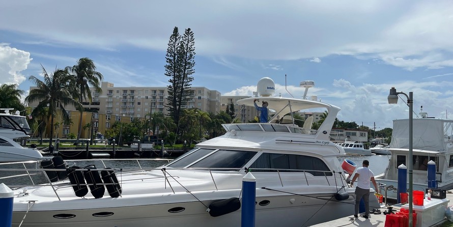 Sea ray 480 sedan bridge