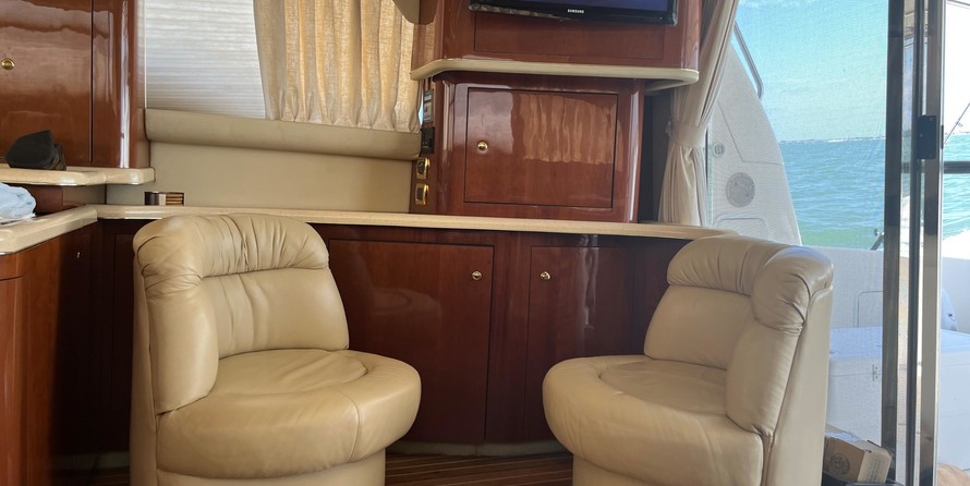 Sea ray 480 sedan bridge