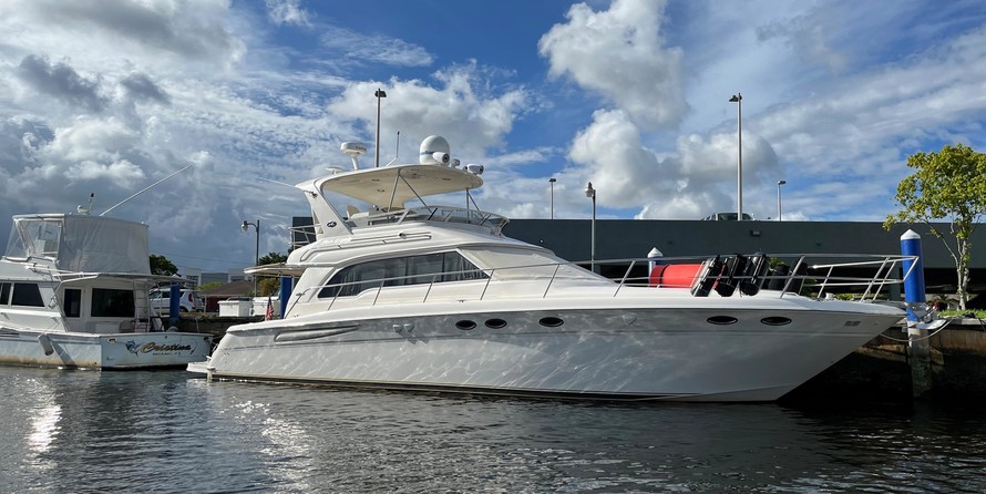 Sea ray 480 sedan bridge