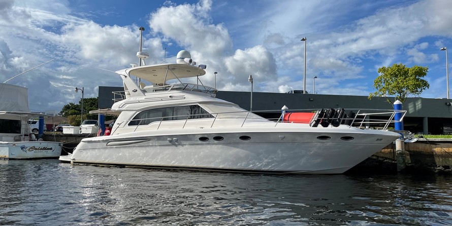 Sea ray 480 sedan bridge