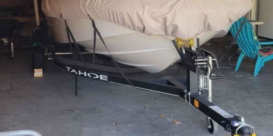 Tracker Guide V-16 Laker DLX T