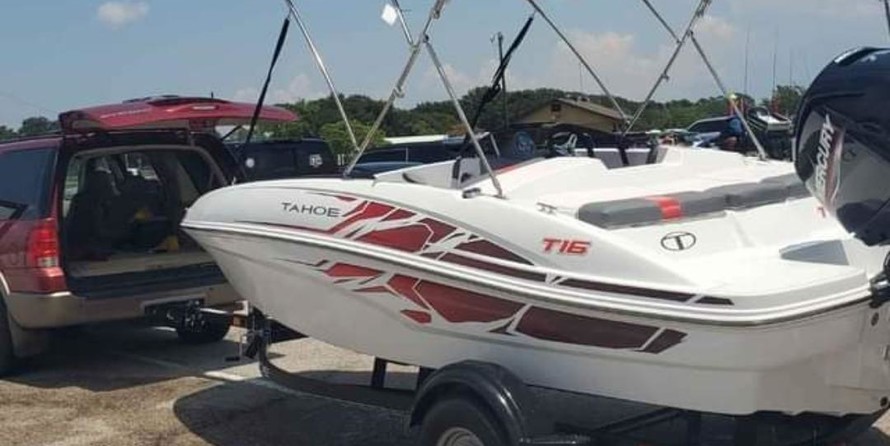 Tracker Guide V-16 Laker DLX T