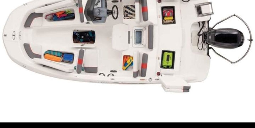 Tracker Guide V-16 Laker DLX T