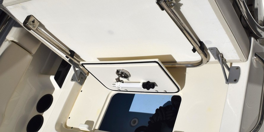 Boston Whaler 270 Vantage