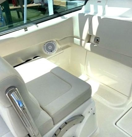 Boston Whaler 270 Vantage