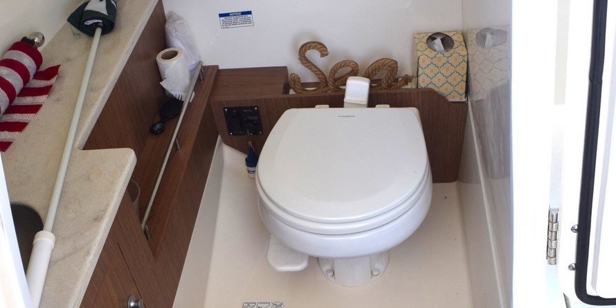 Boston Whaler 270 Vantage