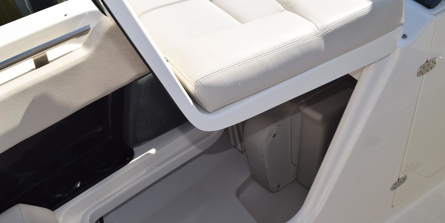 Boston Whaler 270 Vantage