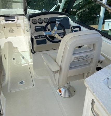 Boston Whaler 270 Vantage