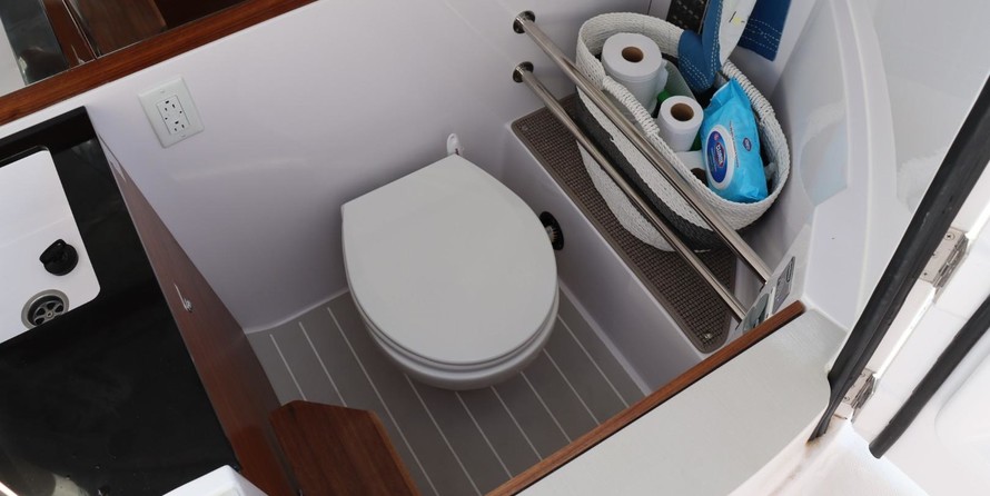 Axopar 28 Cabin