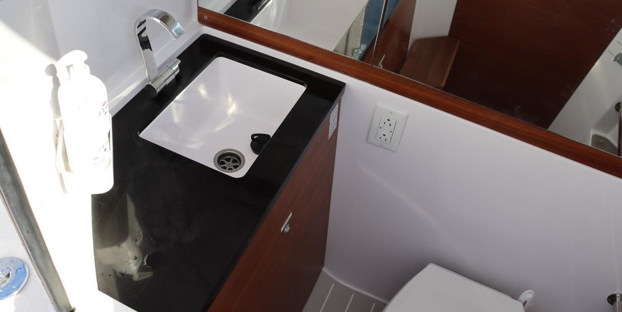 Axopar 28 Cabin