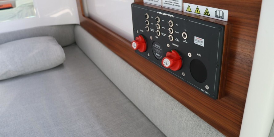 Axopar 28 Cabin